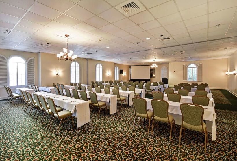 ホテル Embassy Suites By Hilton Charleston Historic District