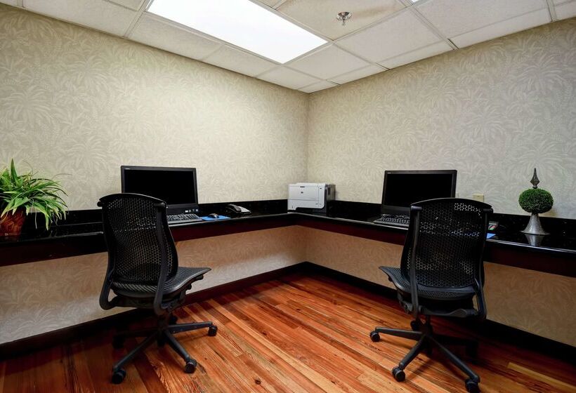 ホテル Embassy Suites By Hilton Charleston Historic District