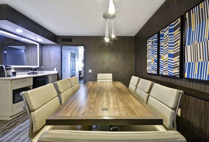 Embassy Suites Hotel Charlotte