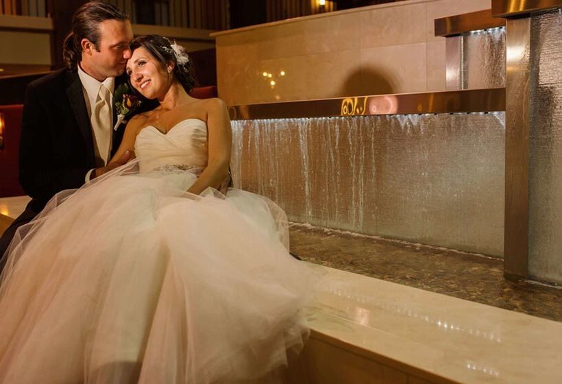 בית מלון כפרי Embassy Suites By Hilton Cleveland Beachwood