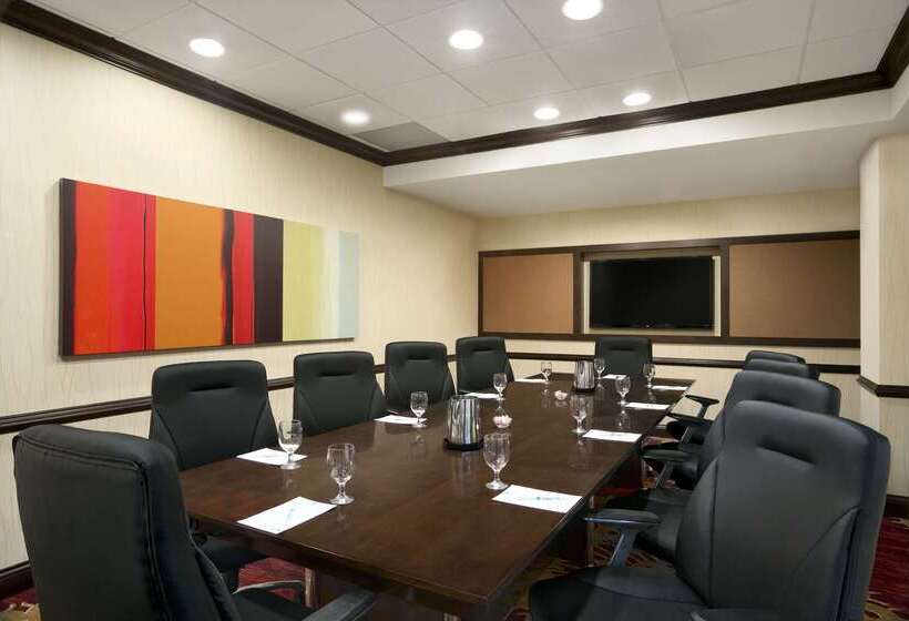 בית מלון כפרי Embassy Suites By Hilton Cleveland Beachwood