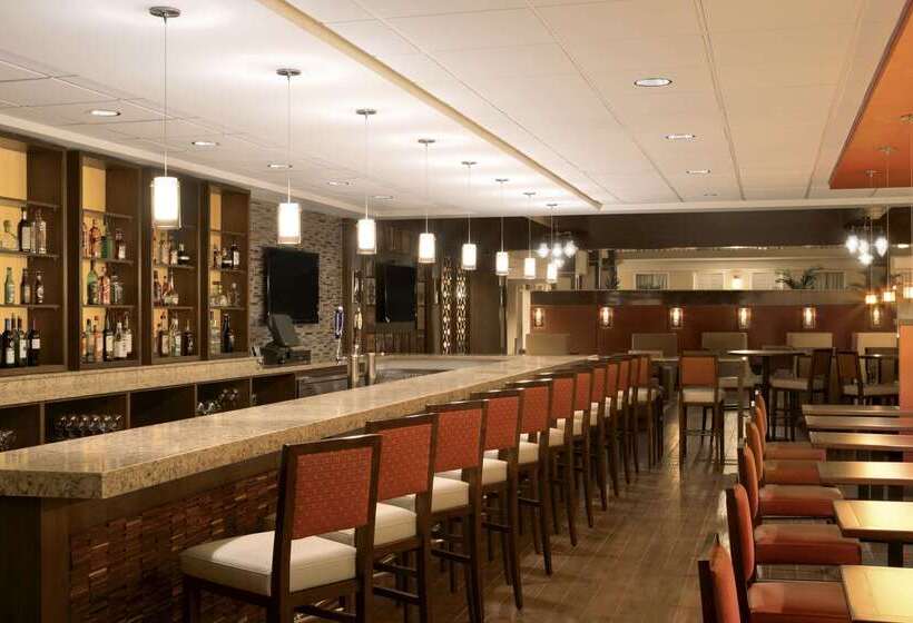 בית מלון כפרי Embassy Suites By Hilton Cleveland Beachwood