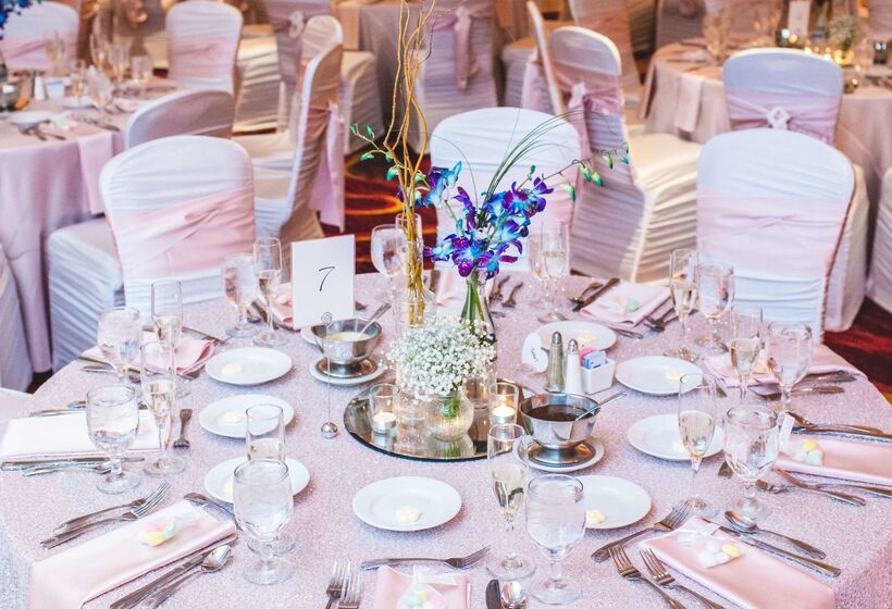 בית מלון כפרי Embassy Suites By Hilton Cleveland Beachwood