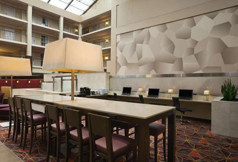 בית מלון כפרי Embassy Suites By Hilton Cleveland Beachwood