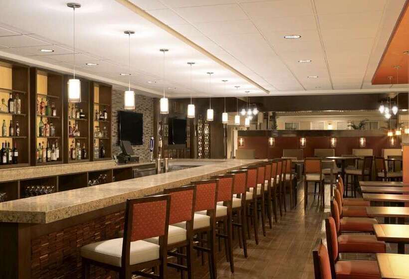 בית מלון כפרי Embassy Suites By Hilton Cleveland Beachwood