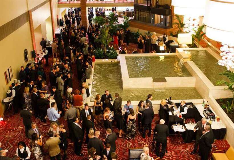 בית מלון כפרי Embassy Suites By Hilton Cleveland Beachwood