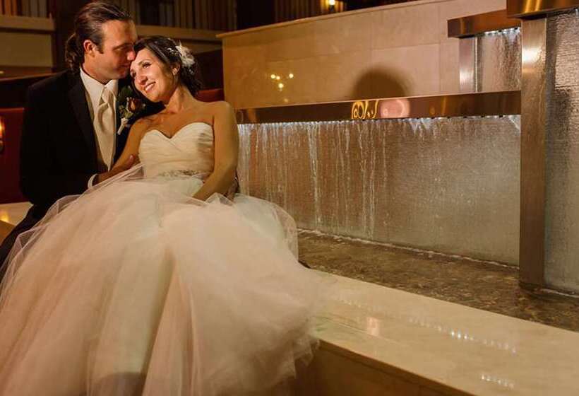 בית מלון כפרי Embassy Suites By Hilton Cleveland Beachwood