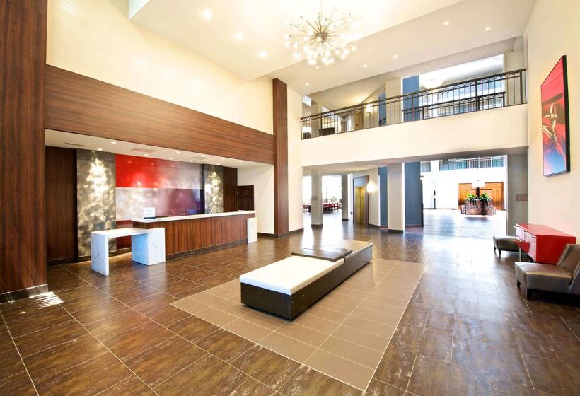 فندق Embassy Suites By Hilton Detroit Livonia Novi