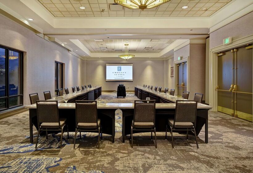 هتل Embassy Suites By Hilton Omaha Downtown Old Market