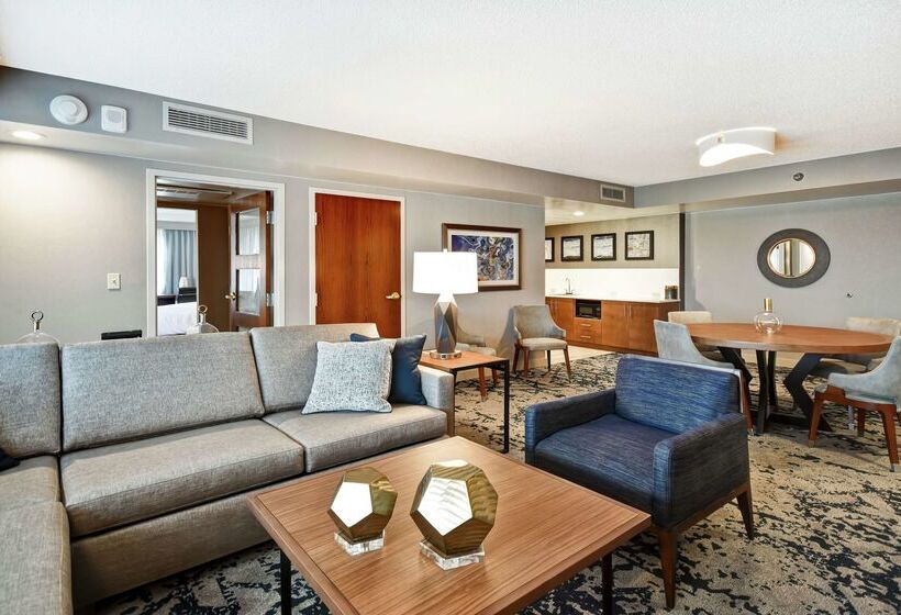 هتل Embassy Suites By Hilton Omaha Downtown Old Market