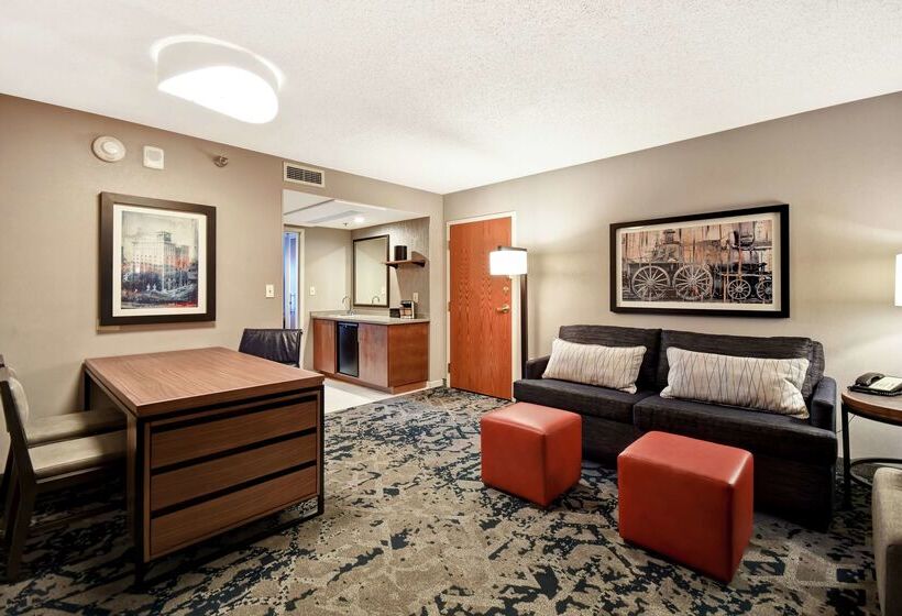 בית מלון כפרי Embassy Suites By Hilton Omaha Downtown Old Market