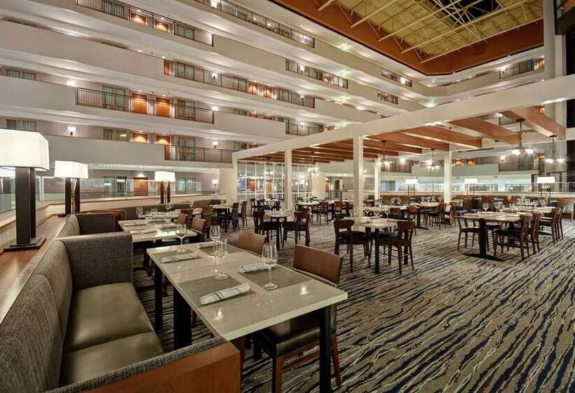 בית מלון כפרי Embassy Suites By Hilton Omaha Downtown Old Market