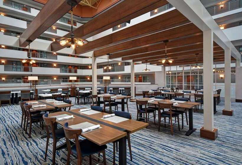 בית מלון כפרי Embassy Suites By Hilton Omaha Downtown Old Market