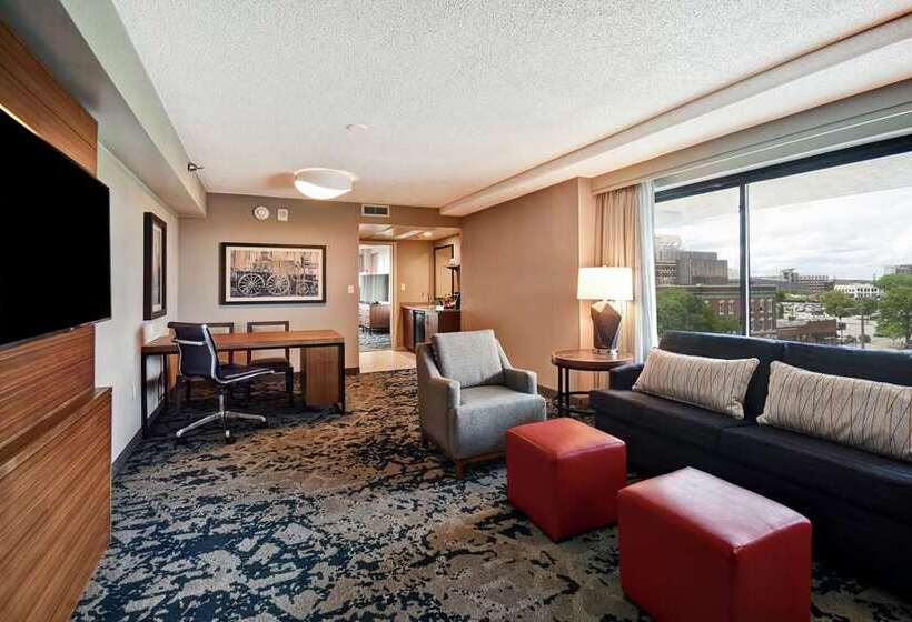 هتل Embassy Suites By Hilton Omaha Downtown Old Market
