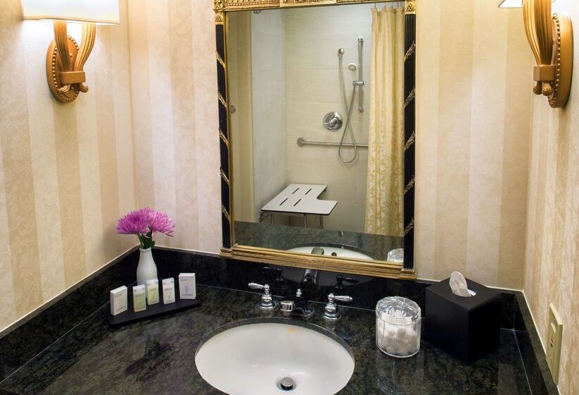 هتل Embassy Suites By Hilton Portland Downtown