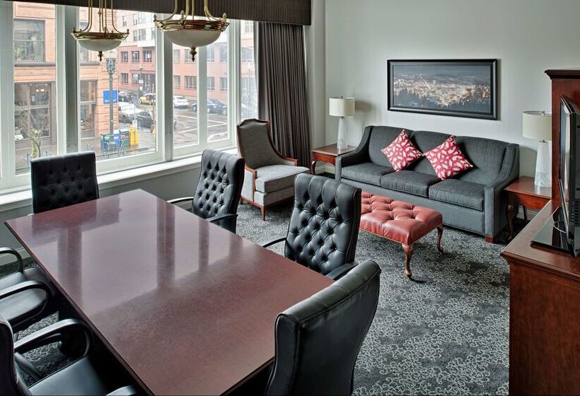 هتل Embassy Suites By Hilton Portland Downtown