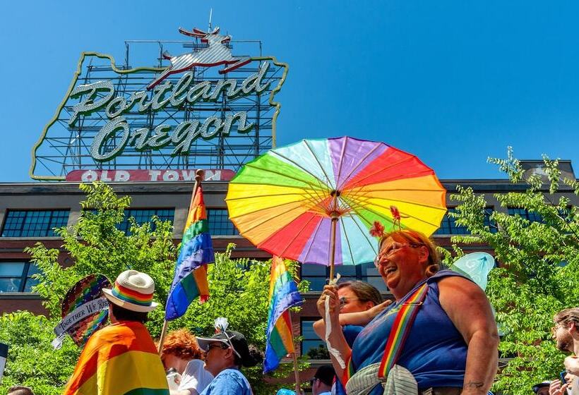 هتل Embassy Suites By Hilton Portland Downtown