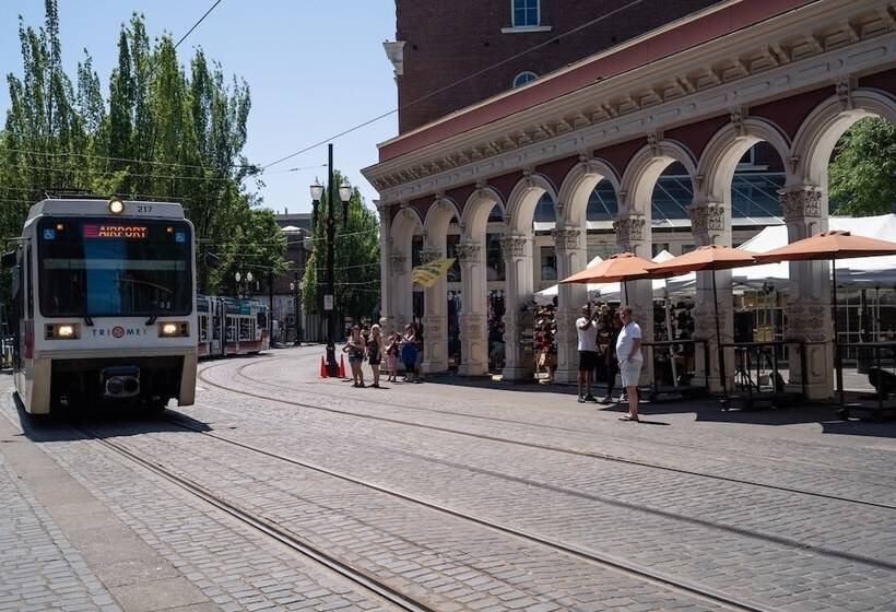 هتل Embassy Suites By Hilton Portland Downtown