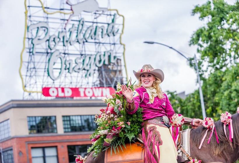 هتل Embassy Suites By Hilton Portland Downtown