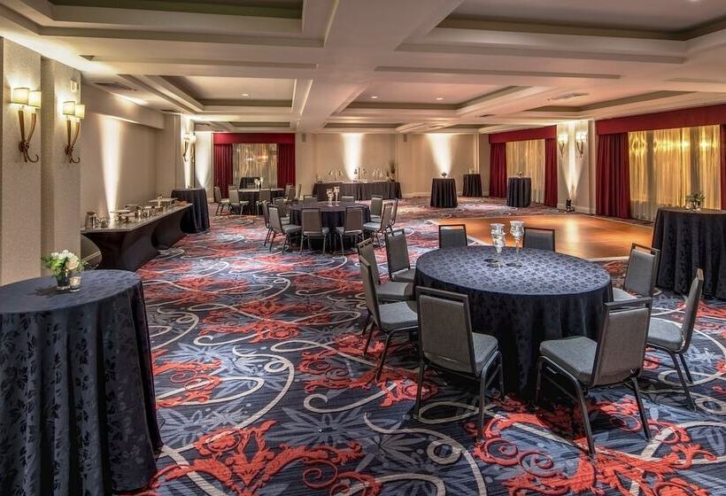 هتل Embassy Suites By Hilton Portland Downtown