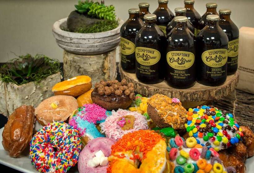 هتل Embassy Suites By Hilton Portland Downtown