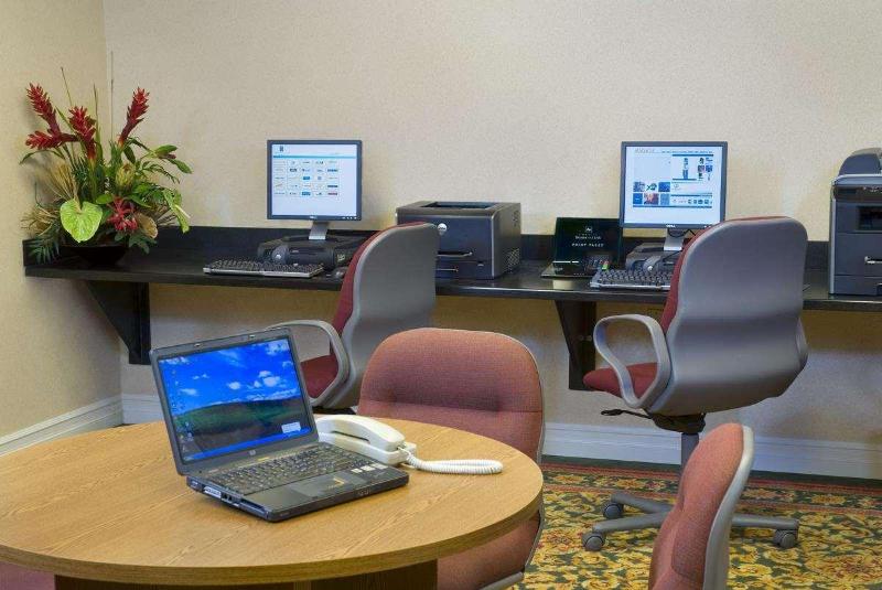 هتل Embassy Suites By Hilton Portland Downtown