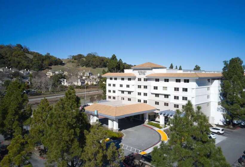فندق Embassy Suites By Hilton San Rafael Marin County