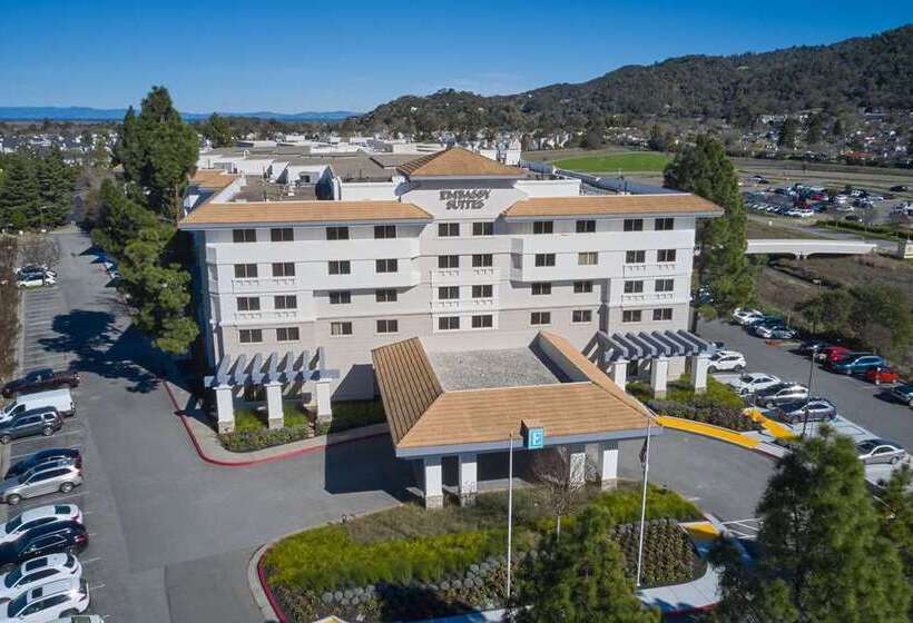 فندق Embassy Suites By Hilton San Rafael Marin County