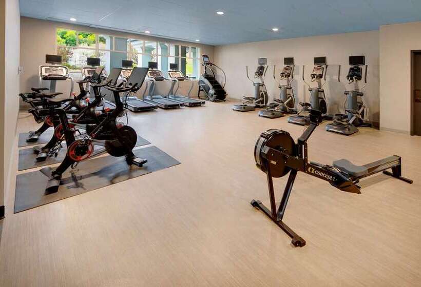 هتل Embassy Suites By Hilton San Rafael Marin County
