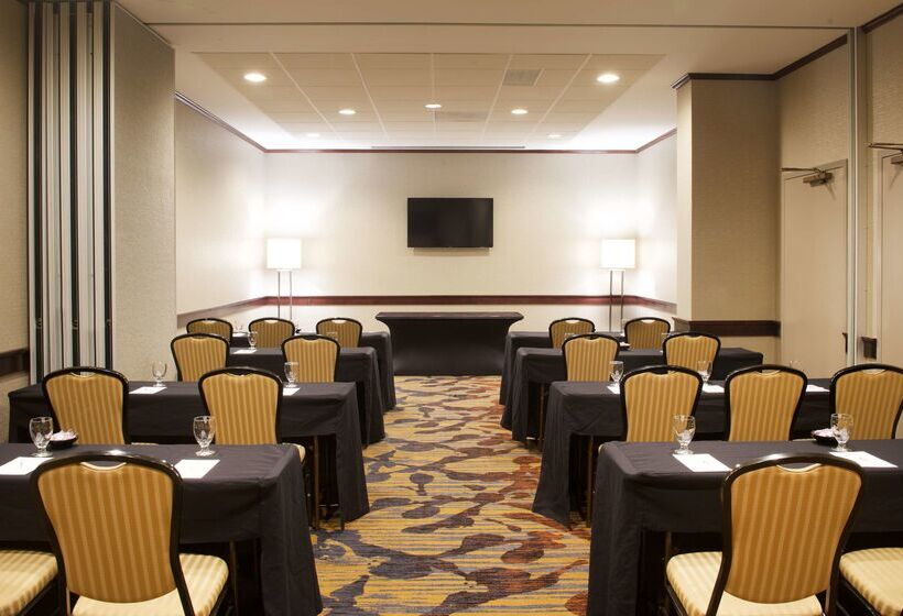 בית מלון כפרי Embassy Suites By Hilton Seattle Bellevue