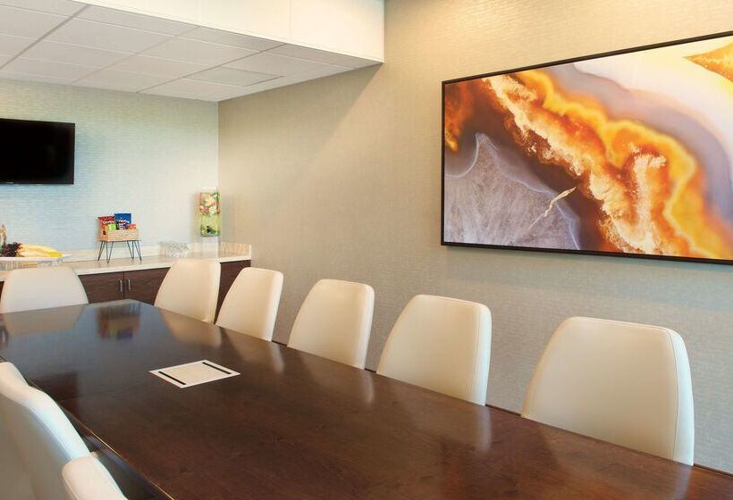 فندق Embassy Suites By Hilton Seattle Bellevue