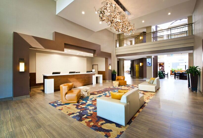 فندق Embassy Suites By Hilton Seattle Bellevue