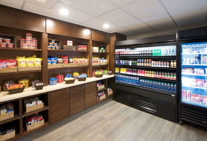 فندق Embassy Suites By Hilton Seattle Bellevue