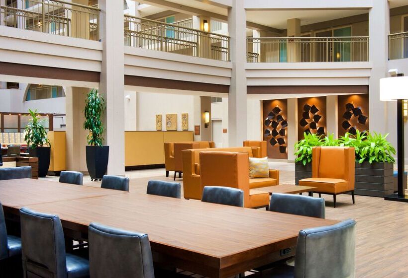 فندق Embassy Suites By Hilton Seattle Bellevue