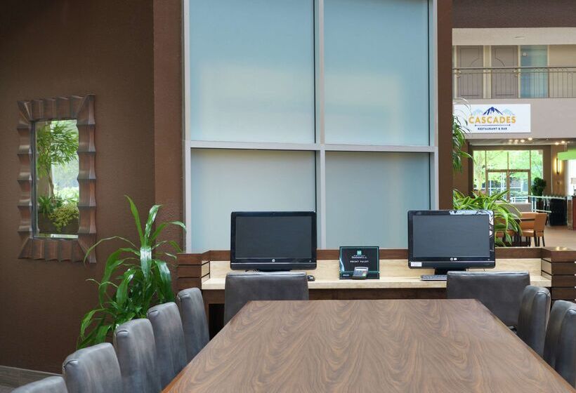 فندق Embassy Suites By Hilton Seattle Bellevue