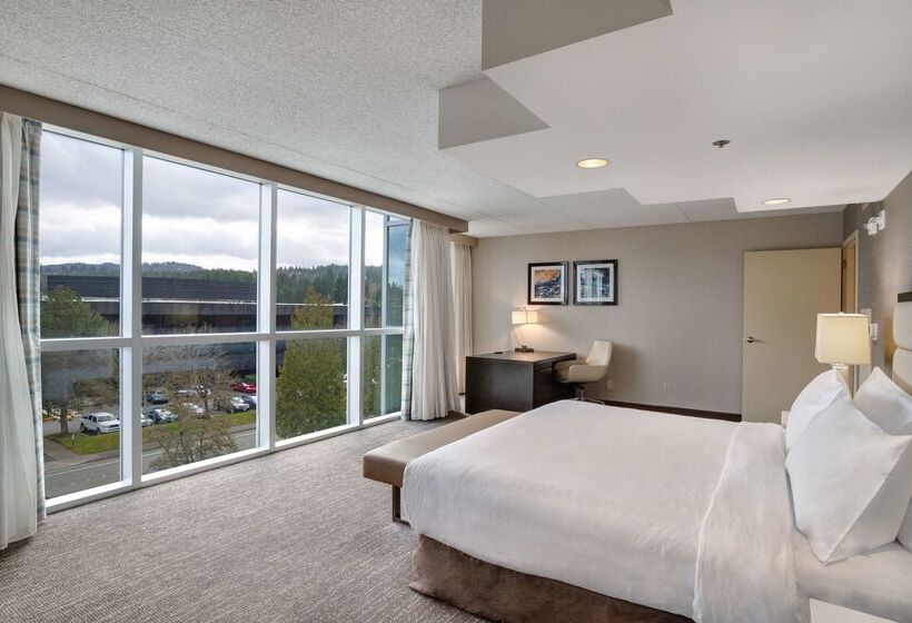 فندق Embassy Suites By Hilton Seattle Bellevue