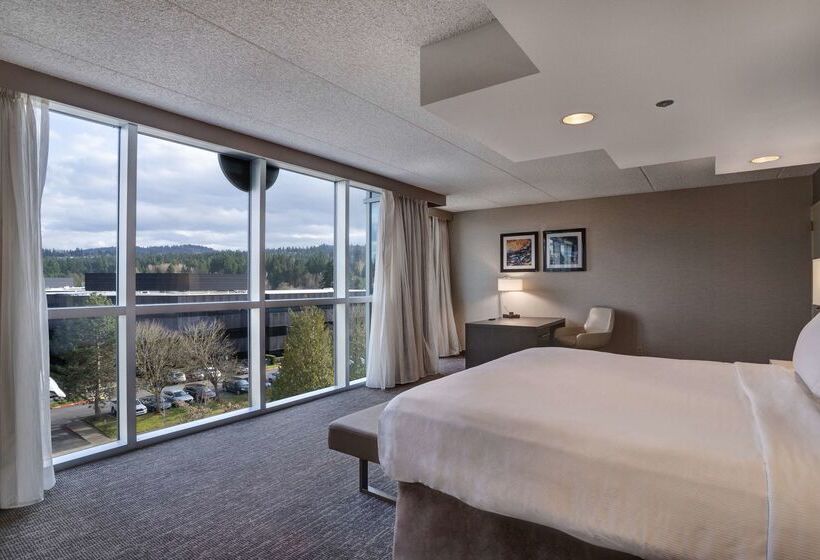 فندق Embassy Suites By Hilton Seattle Bellevue