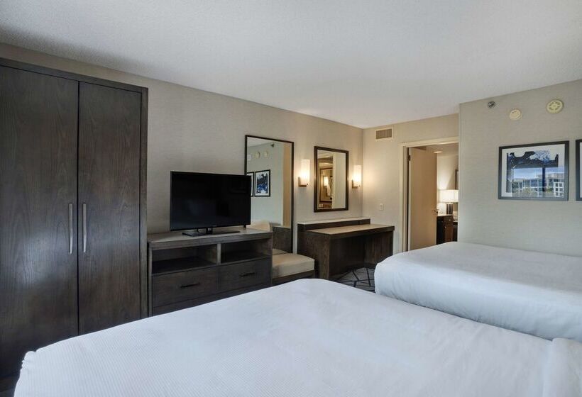 فندق Embassy Suites By Hilton Seattle Bellevue