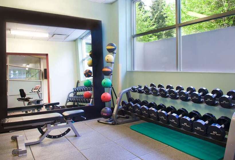 فندق Embassy Suites By Hilton Seattle Bellevue