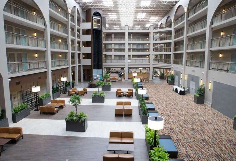 فندق Embassy Suites By Hilton Seattle Bellevue