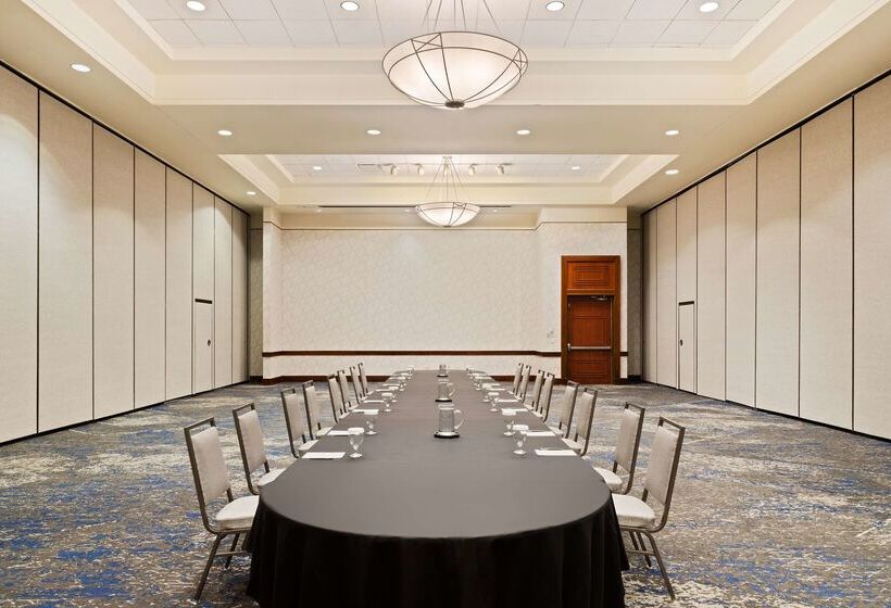 فندق Embassy Suites By Hilton Tampa Usf Near Busch Gardens