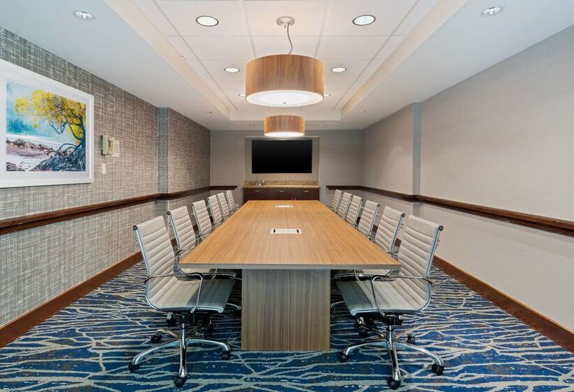 فندق Embassy Suites By Hilton Tampa Usf Near Busch Gardens