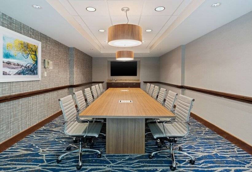 فندق Embassy Suites By Hilton Tampa Usf Near Busch Gardens