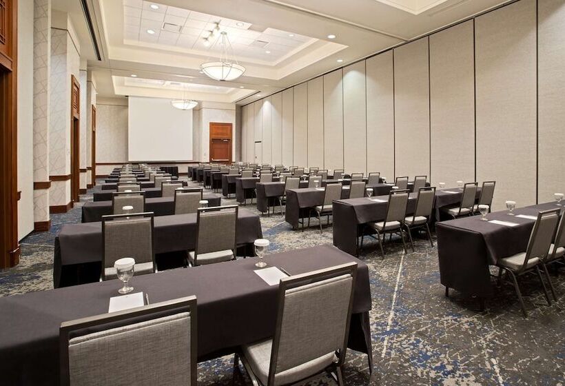 فندق Embassy Suites By Hilton Tampa Usf Near Busch Gardens