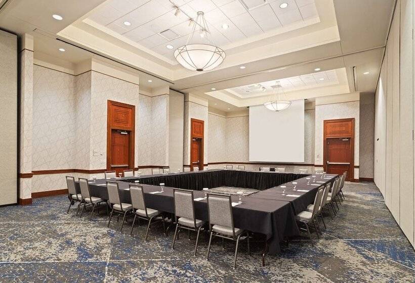 فندق Embassy Suites By Hilton Tampa Usf Near Busch Gardens