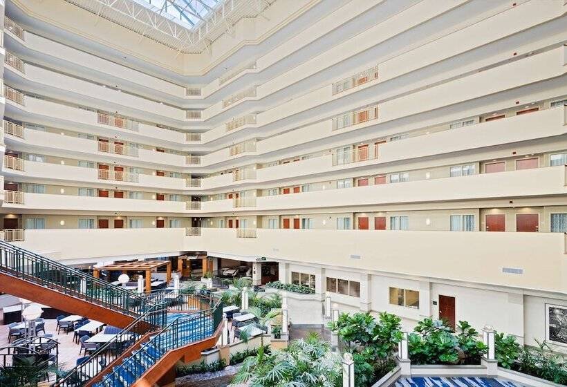 فندق Embassy Suites By Hilton Tampa Usf Near Busch Gardens