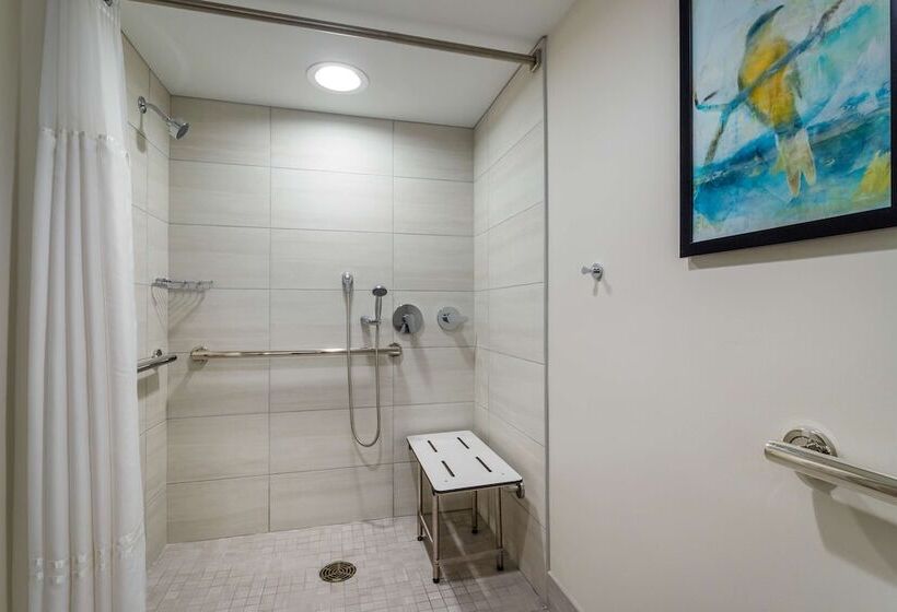 فندق Embassy Suites By Hilton Tampa Usf Near Busch Gardens