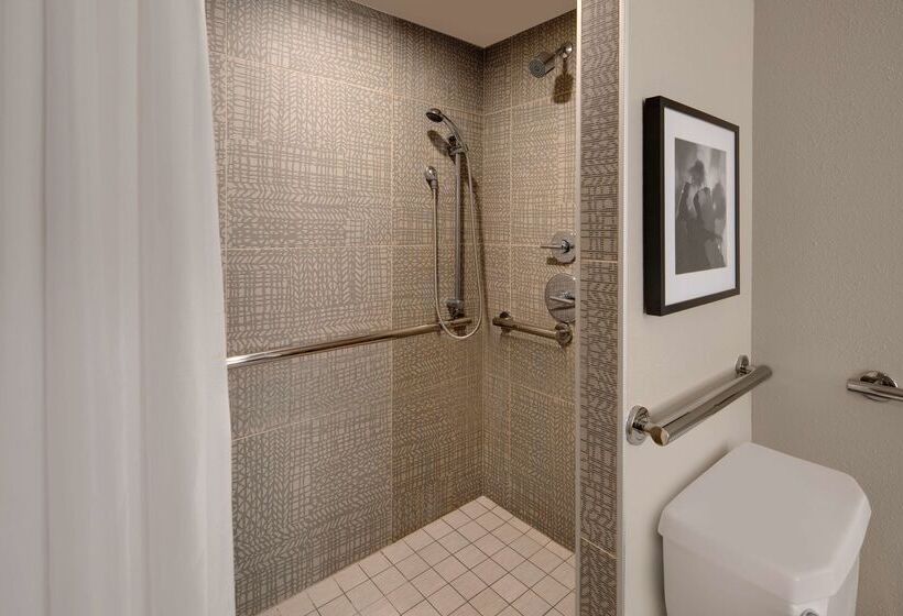 هتل Embassy Suites By Hilton San Rafael Marin County
