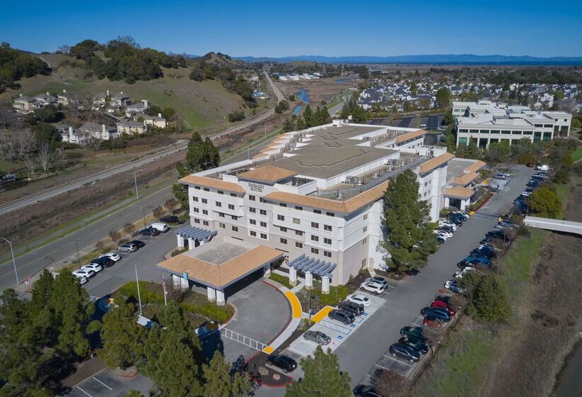 فندق Embassy Suites By Hilton San Rafael Marin County