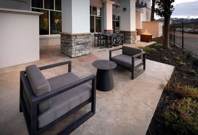 فندق Embassy Suites By Hilton San Rafael Marin County